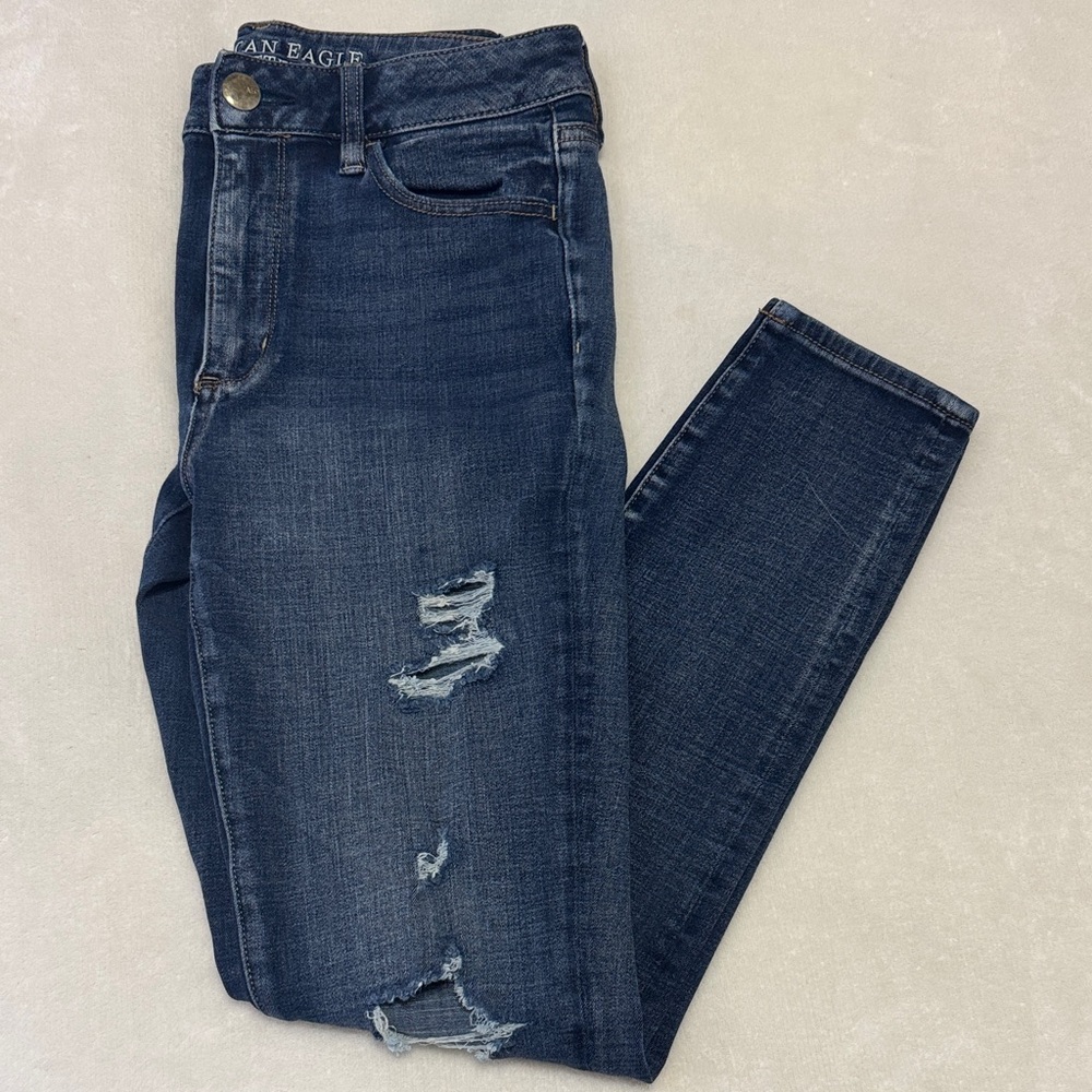 💜 American Eagle Distressed Hi Rise Jegging